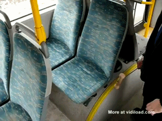Mój fotel w biurze też tak ma...