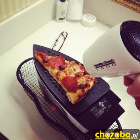 Odgrzewamy pizzę