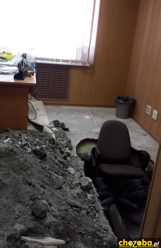 Jak obniżyć fotel w biurze