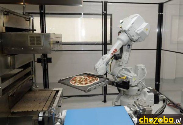 Robot piecze pizze