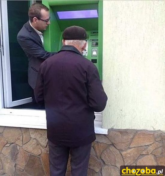 Facet z bankomatu