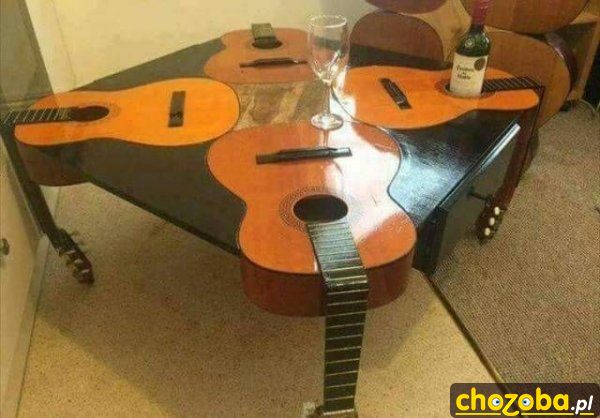 Gitarowy stół