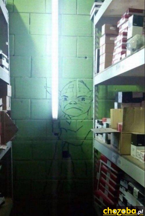 Yoda z mieczem