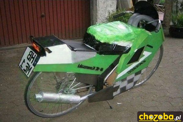Motor z napędem hybrydowym