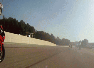 Salto na motorze