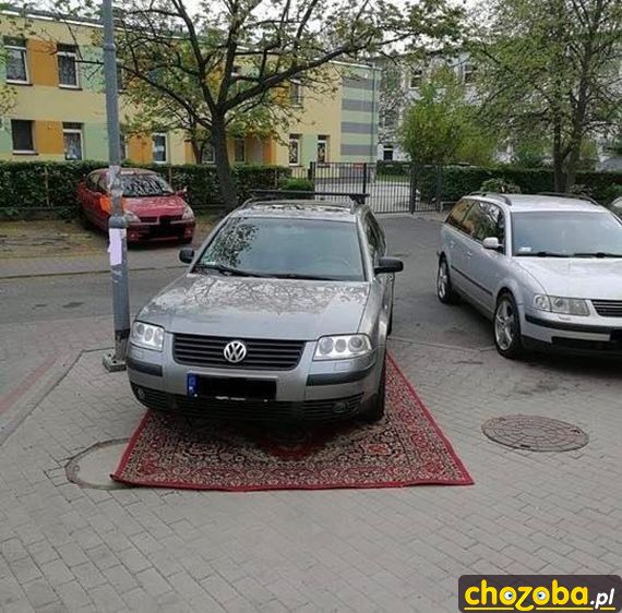 Rusek na parkingu