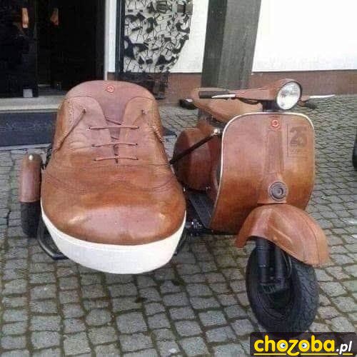 Motor z butem