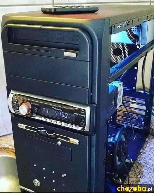 Komp z radiem