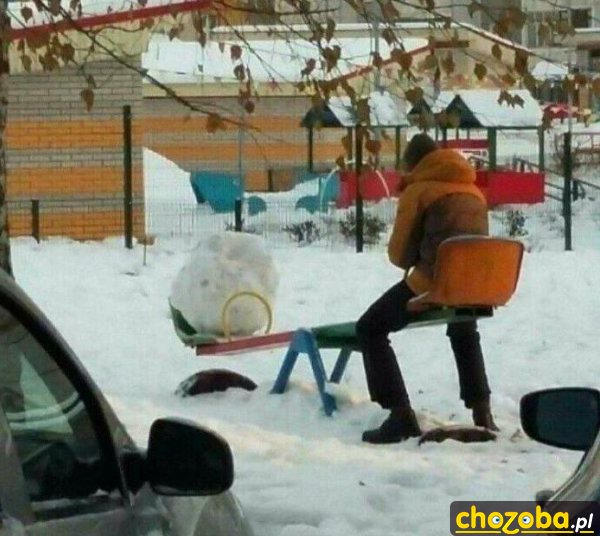 Z przyjacielem na placu zabaw