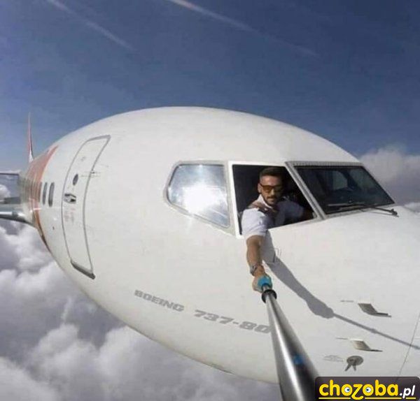 Pilot robi selfie