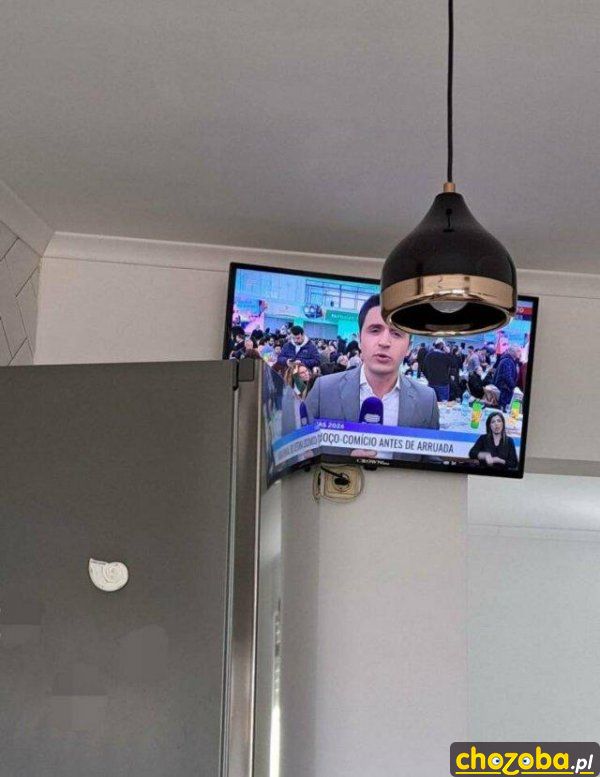 Zagięty telewizor