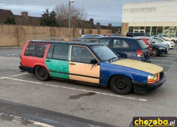 Tęczowe auto