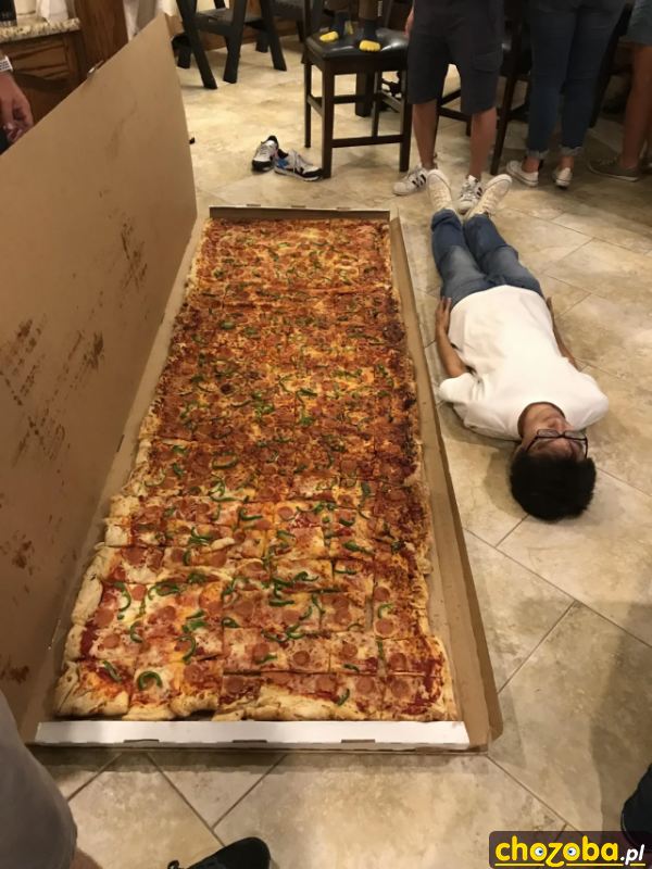 Pizza większa od człowieka