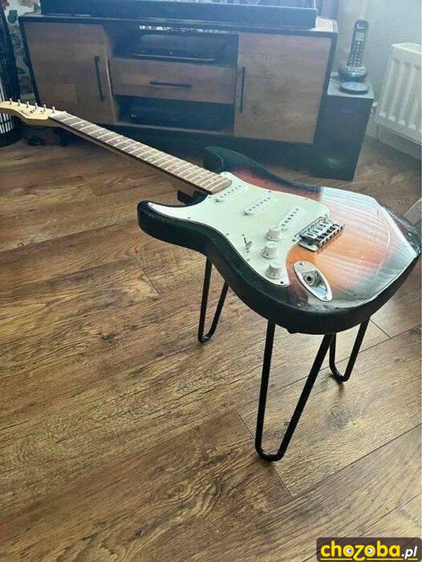 Gitarowy stolik