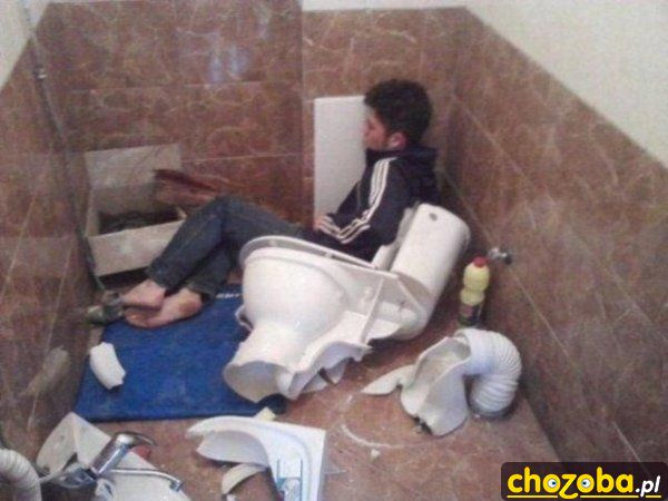 W kiblu po grubej imprezie