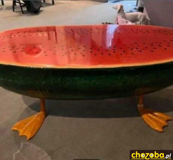 Ciekawy stolik