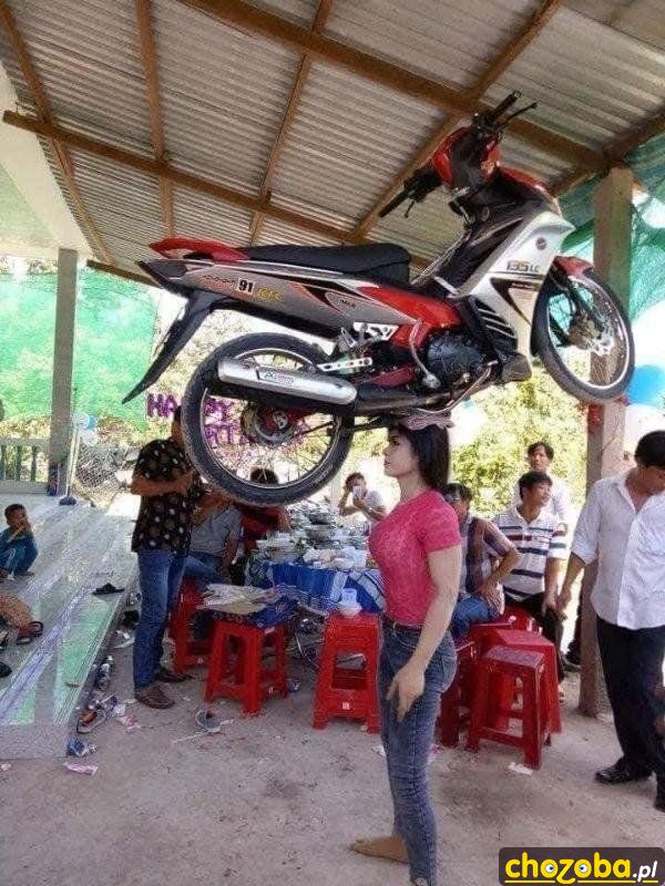 Z motorem na głowie