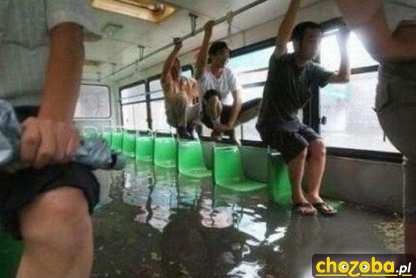 Mokro w autobusie