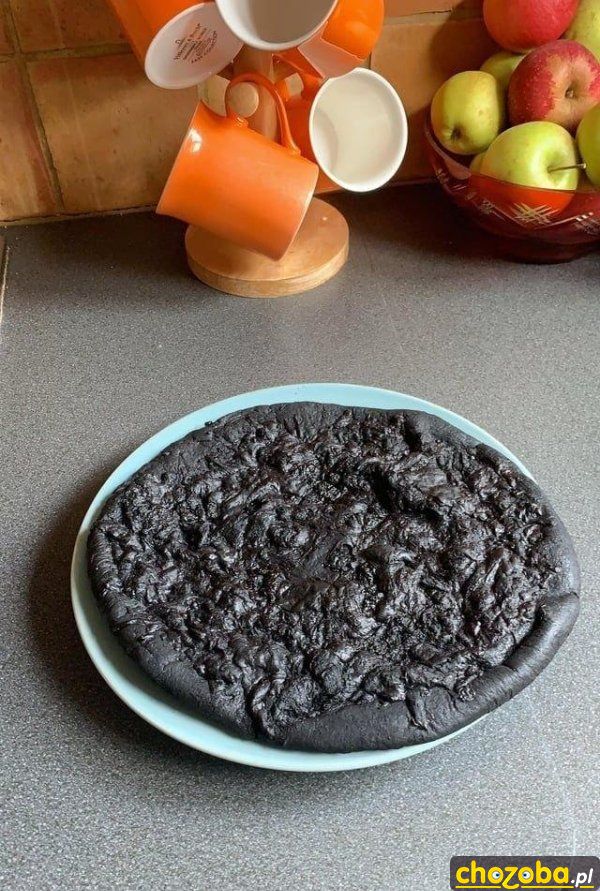 Mocno wypieczona pizza